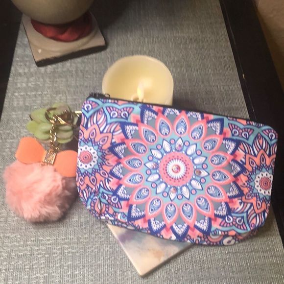 #84c 🍑👛NWOT Swarovski Crystal Bag & Peach Pom Pom Keychain *one of a kind* - Picture 8 of 17